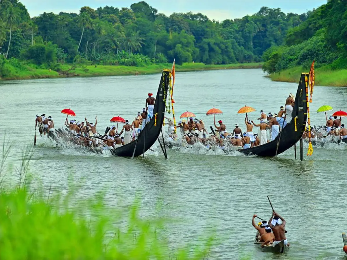 Vallam Kali snake boat race festival near Munroe Island Kerala backwaters